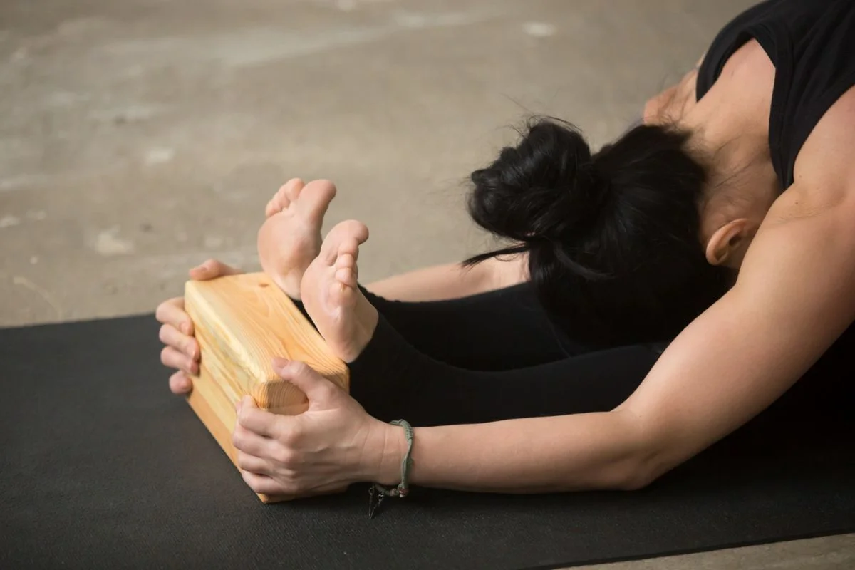 You are currently viewing 7 Manfaat Restorative Yoga untuk Mencapai Keseimbangan Fisik dan Emosional