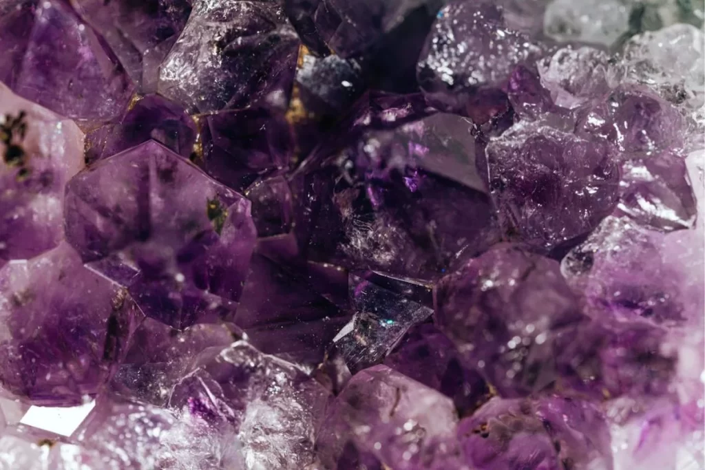 amethyst adalah batu