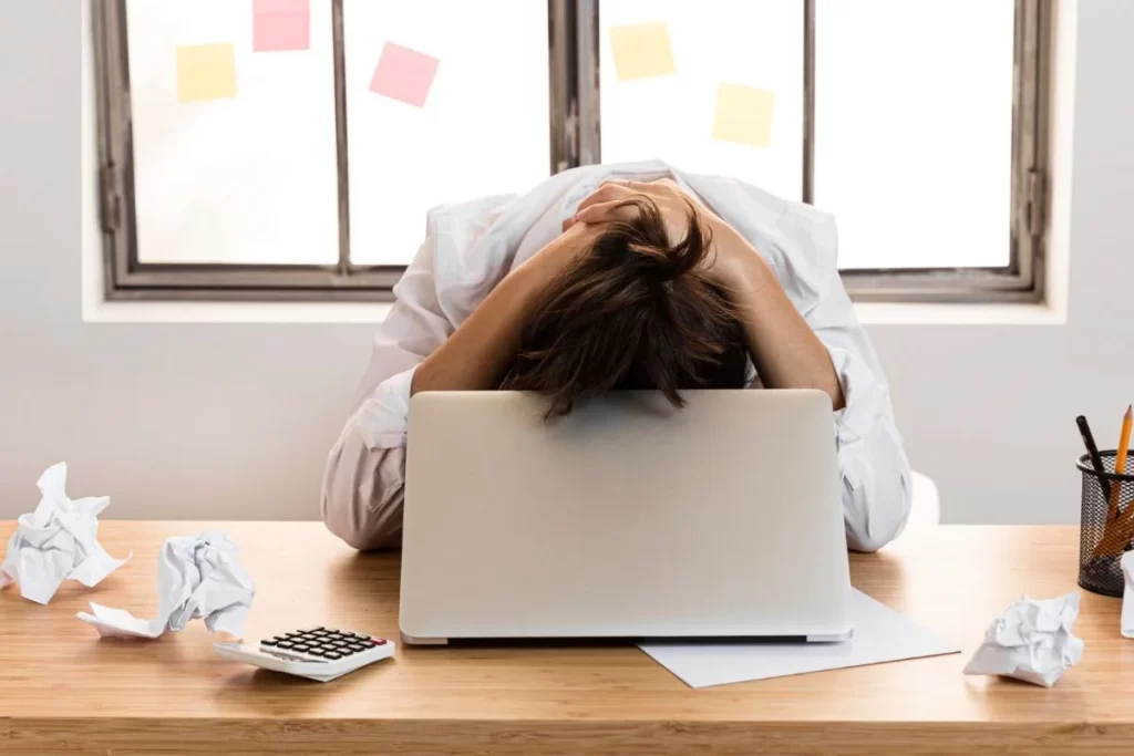 perbedaan burnout dan stres adalah