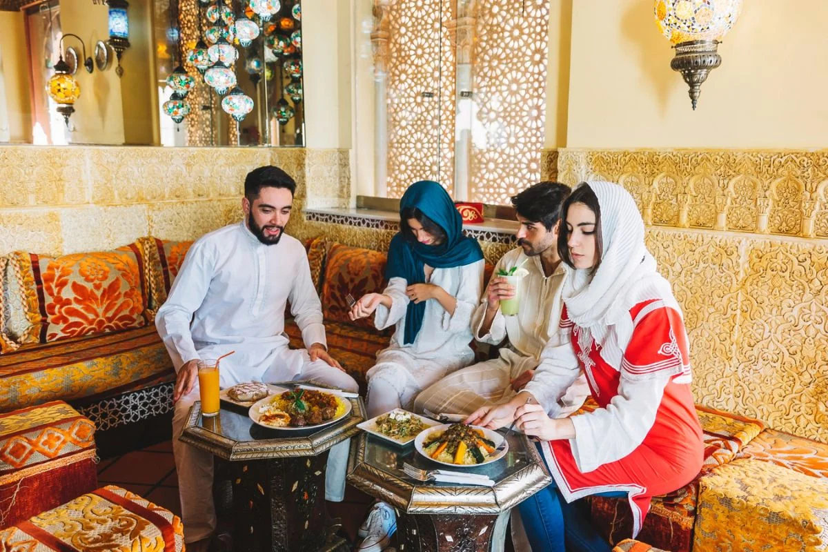 Read more about the article Cara Menjawab Pertanyaan-Pertanyaan Klasik saat Kumpul Keluarga di Idul Fitri dengan Mindful