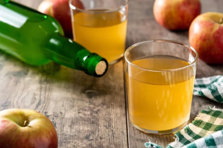 Read more about the article 7 Manfaat Apple Cider Vinegar untuk Kesehatan dan Gaya Hidup Sehat