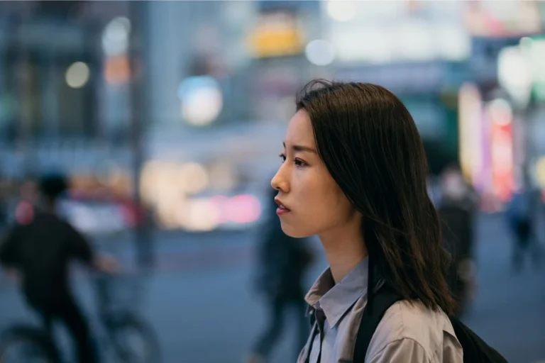 Read more about the article Mengenali Tanda-Tanda saat Merasa Kosong dan Hampa karena Disconnected Diri Sendiri